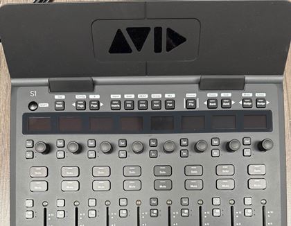 Avid-S1 DAW control surface